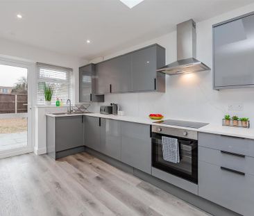 1 bedroom in a house share to rent - Photo 5