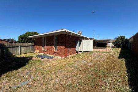 LOVELY 3 BEDROOM HOME! - Photo 5