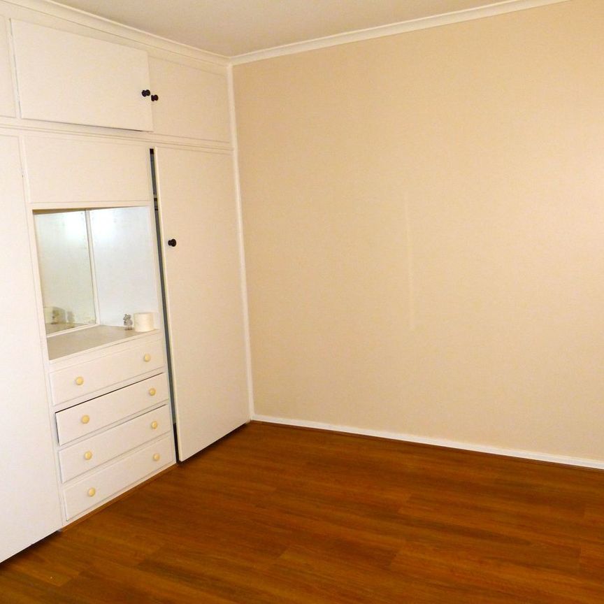 Cosy & Convenient 2-Bedroom Unit In Dandenong - Photo 1