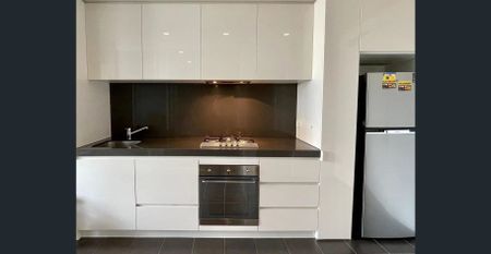 EXECUTIVE LIVING IN THE HEART OF WEST MELBOURNE - Photo 5