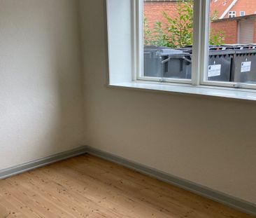 2 værelses – Palnatokesvej 29 kld. th. – Odense C - Foto 1