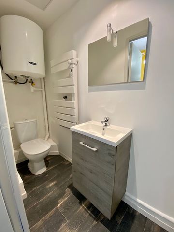 A LOUER APPARTEMENT T1 PLOERMEL CENTRE VILLE 56800 BRETAGNE MORBIHAN - Photo 5