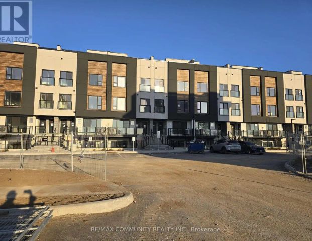 309B - 16 MELBOURNE AVENUE — 3 Bedroom - Photo 1
