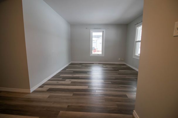 **ALL INCLUSIVE** STUNNING MAIN UNIT IN PORT COLBORNE!!! - Photo 1