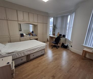 Pen-Y-wain Road, Roath - Photo 4