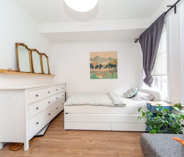 For Lease - 23 Salvador Allende Court, Toronto, Ontario - Photo 2