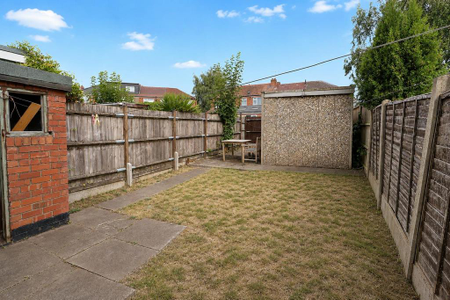 3 bedroom terraced house to rent - Photo 3
