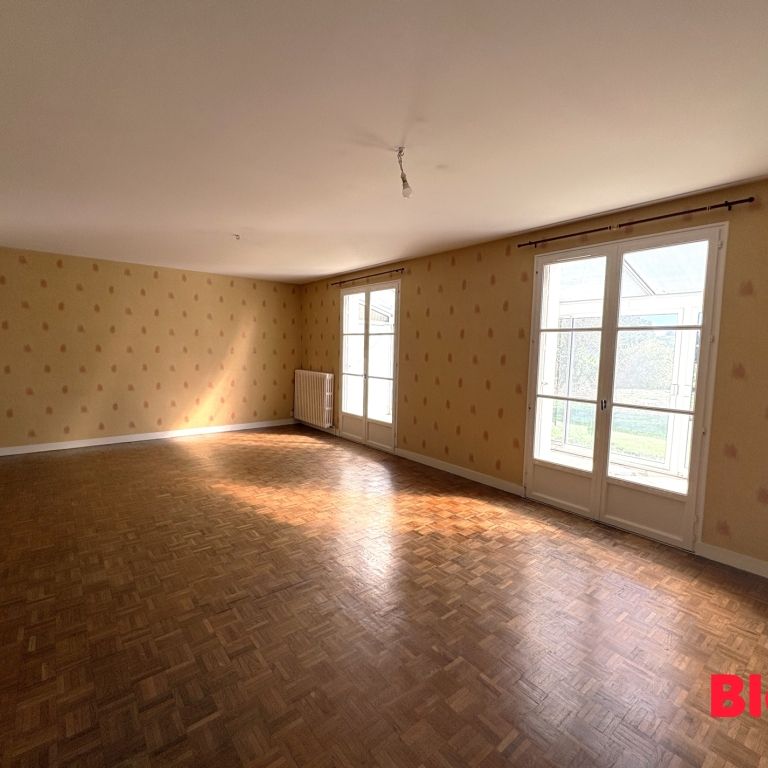 Location Maison 5 pièces 137m² BRUZ 35170 - Photo 1