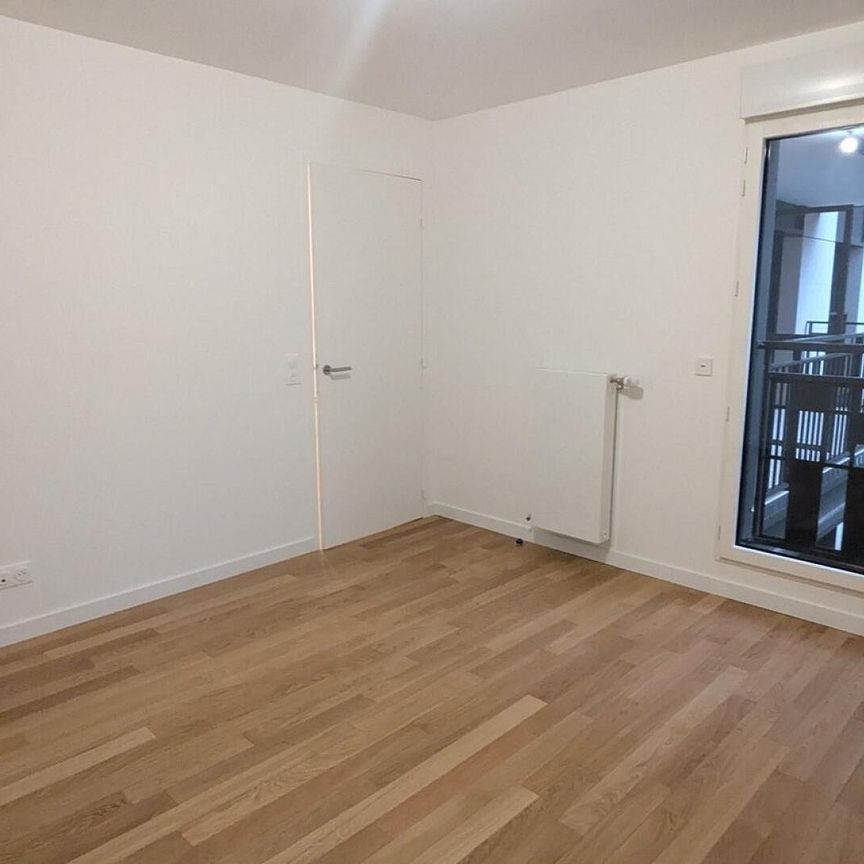 location Appartement T2 DE 50.04m² À COURBEVOIE - Photo 1