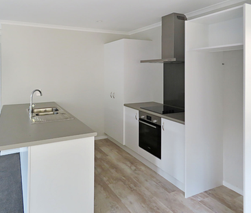 Wainuiomata Living - Photo 2