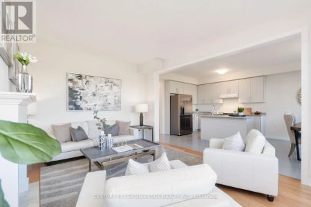 20 AVIRON CRESCENT - Photo 2