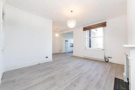 TWO BEDROOM FLAT | TO LET | WARRINGTON CRESCENT | LITTLE VENICE | W9 - Photo 2