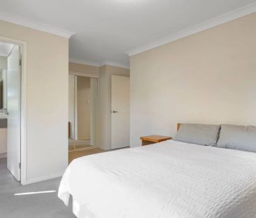 Spacious Double-Storey Townhouse in a Quiet Boutique Complex - Photo 6