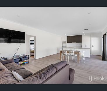 Modern 3 Bedroom Family Home - Photo 4