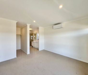 Stylish, Convenient Living - Photo 3