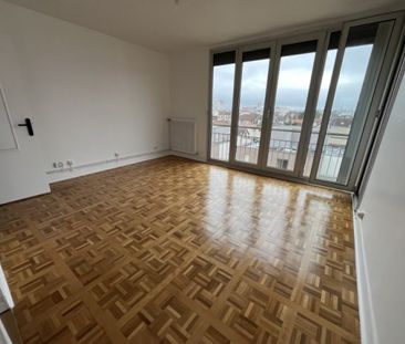 Libre le ..Maintenant Mt Loyer :550 Mt des charges :50 - Photo 1