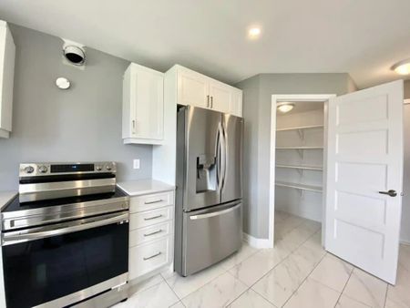 For Lease - 187 Hybrid Street, Russell, Ontario - Photo 4