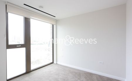 2 Bedroom flat to rent in Saxon House, Kings Road Park, SW6 - Photo 3