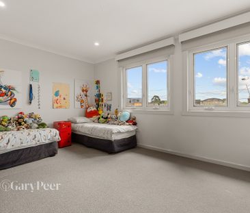 144 Waverley Rd, Malvern East VIC 3145 - House For Rent | Domain - Photo 5