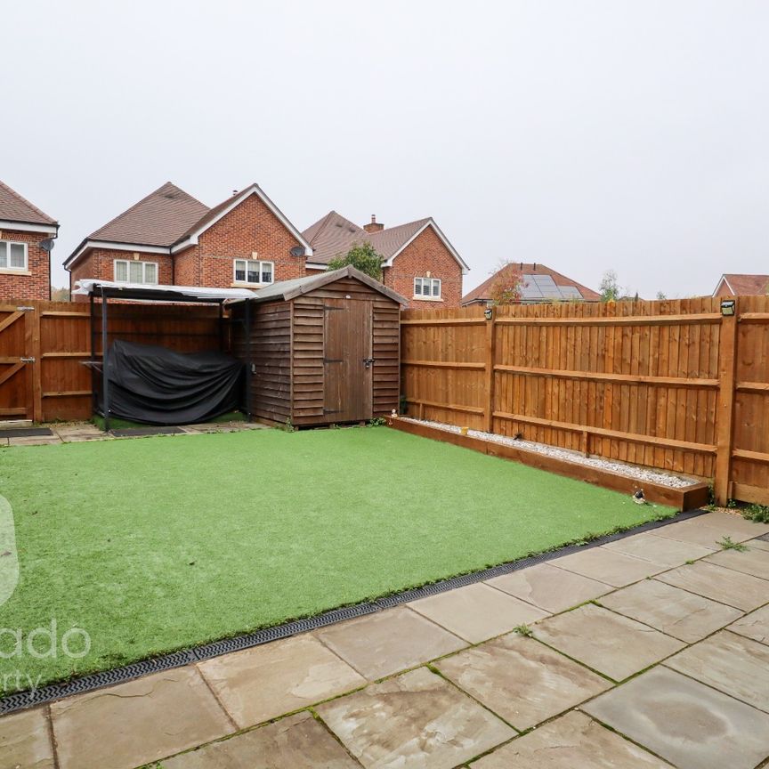 3 bed end of terrace house to rent in Woodroffe Close, Ash, GU12 6FS - Photo 1