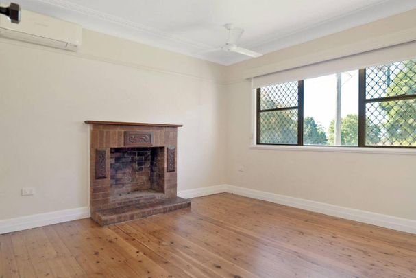 Charming three-Bedroom Home! - Photo 1