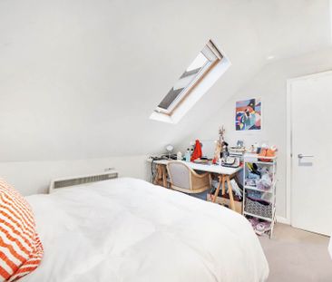 Price £3,500 pcm - Available 03/01/2026 - Furnished - Photo 3