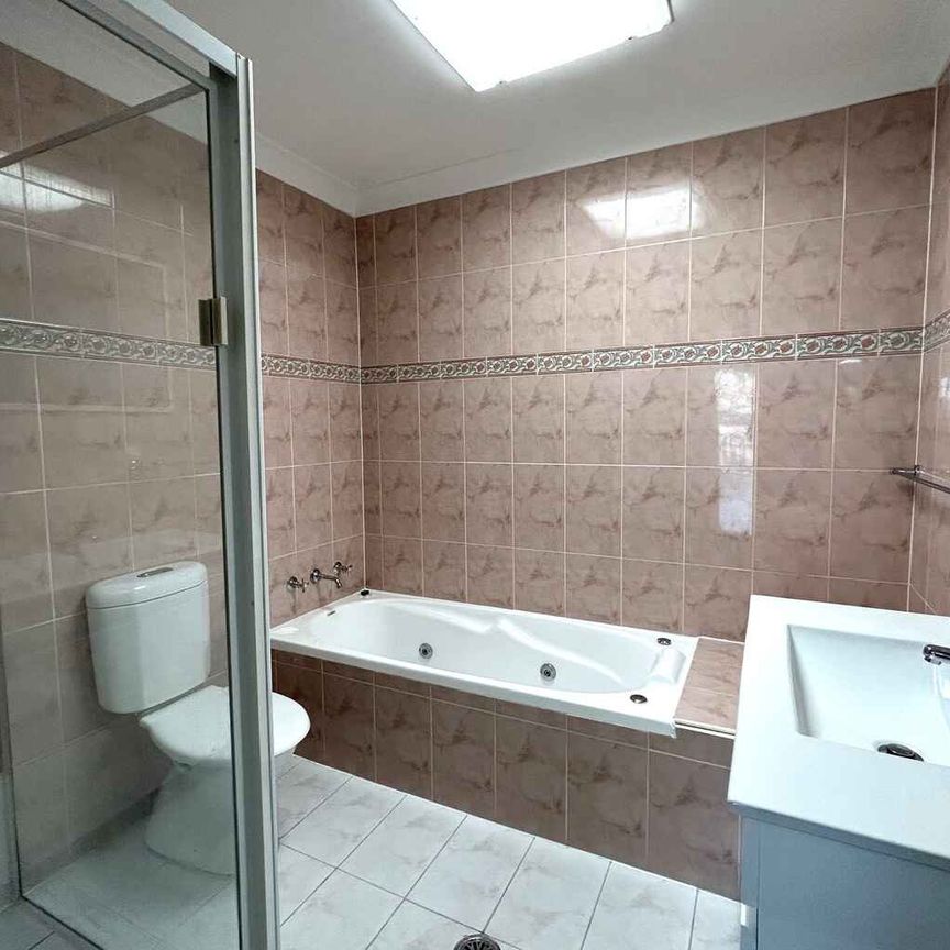 5/86 Girraween Road Girraween - Photo 1