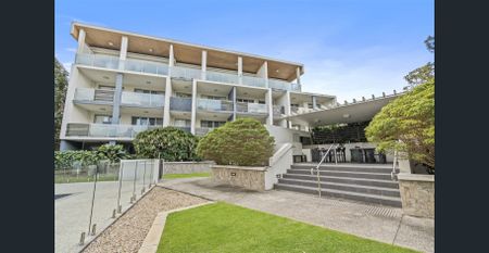 2 bedrooms + one Multi functional room with Top Floor VIEW - Photo 3