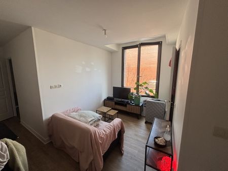 APPARTEMENT T2 MEUBLÉ FACE A LA FACULTÉ DE ST LEU (chauffage compris ) - Photo 5