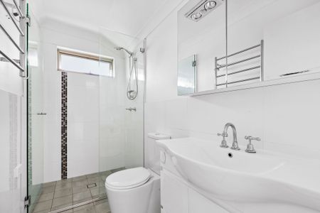 90a Waterview Street, Mona Vale NSW 2103 - Townhouse For Rent | Domain - Photo 5
