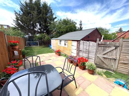 3 bedroom semi-detached house to rent - Photo 4