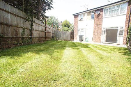 2 bedroom maisonette to rent - Photo 5