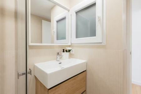 Carrer de Totana, Valencia, Valencian Community 46018 - Photo 2