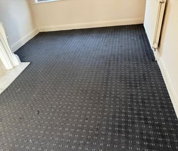 3 Bed Detached House, Lily Lane, M9 - Photo 5