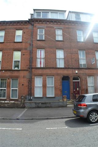 Flat 1 96 Fitzroy Avenue, Queens Quarter, Belfast, BT7 1HX - Photo 4