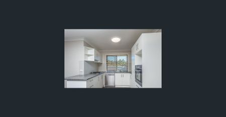 Low Set Townhouse - Photo 5