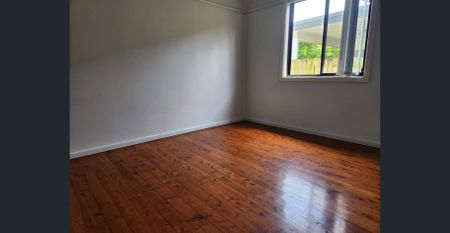 This well-located 3-bedroom house is perfect for family living. - Photo 5