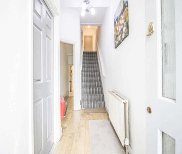 Price £800 pcm - Available Now - Furnished - Photo 4