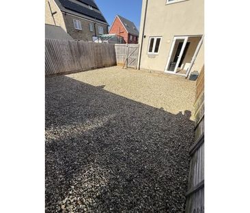 2 bedroom semi-detached house to rent - Photo 6