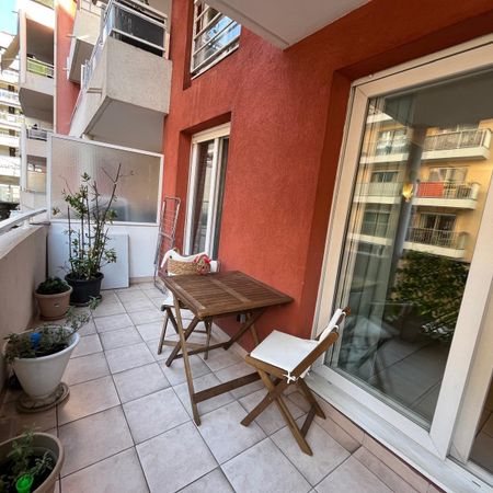 Location Appartement 2 pièces 31m² NICE 06300 - Photo 4