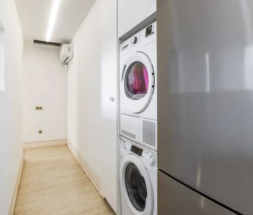 Room in a shared 5-bedroom apartment for rent in El Gòtic, no domiciliation allowed. - Foto 4