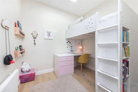 3 bedroom flat to rent - Photo 5