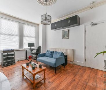 3 bedroom end of terrace house to rent - Photo 1