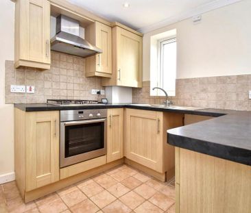 3 bedroom semi-detached house to rent - Photo 3