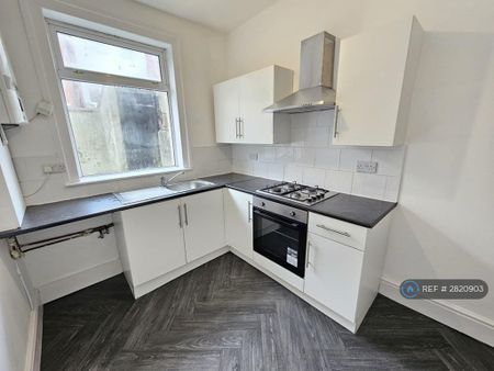 2 bedroom terraced house to rent - Photo 4