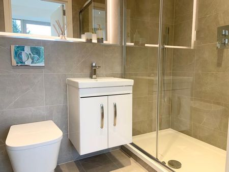 Liongate House, Guildford, Surrey, GU1 - Photo 2