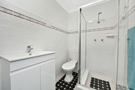 Studio Apartment | Extra Convenient Location - Photo 3