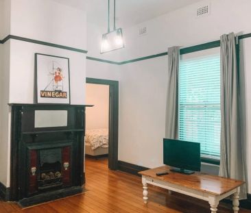 Stylish Three-Bedroom Home in Prime Richmond Location! - Photo 3