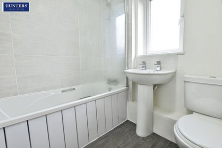 2 bedroom House To Let Total Size: 613 SQ FT - Photo 2