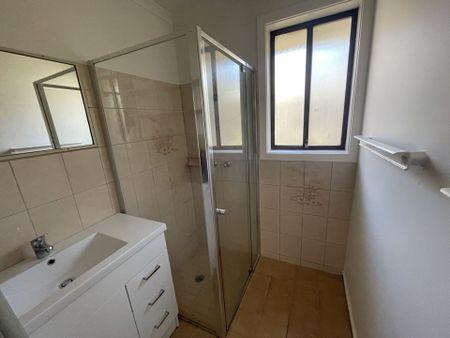 Charming 2-Bedroom Unit in Seaholme - Photo 5